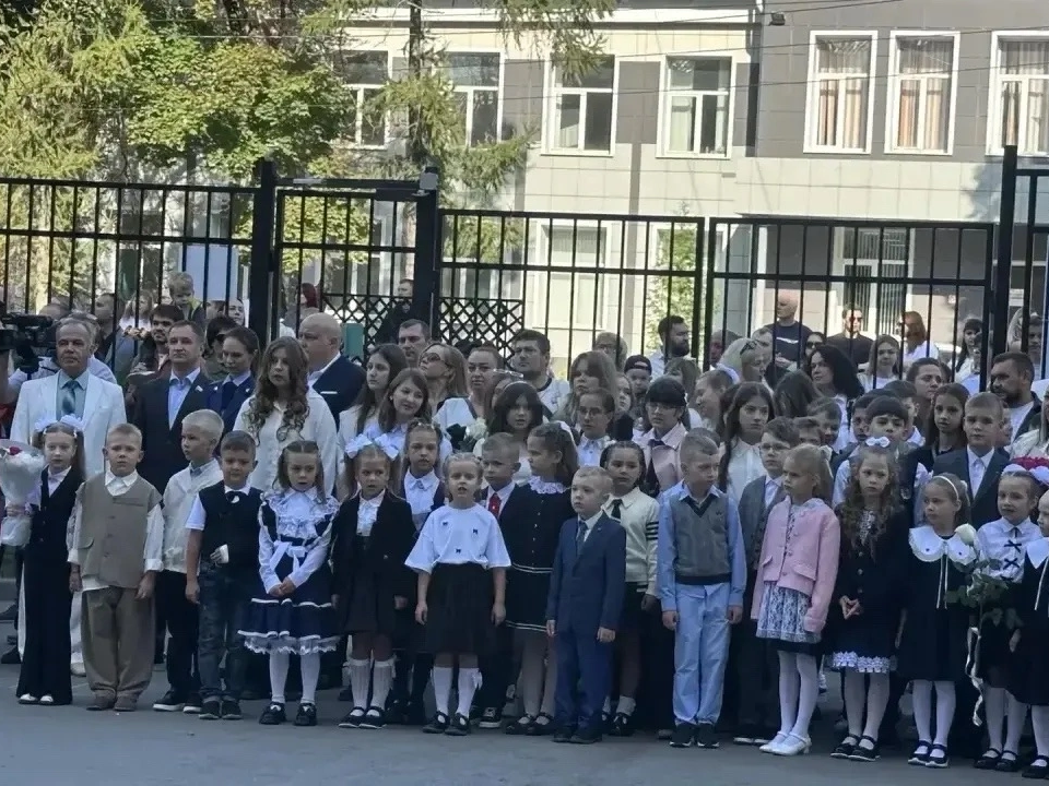 Олег Даньшин побывал в центре образования № 30.