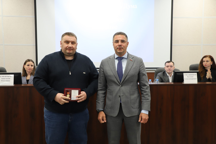 Алексей Эрк наградил отличившихся туляков.