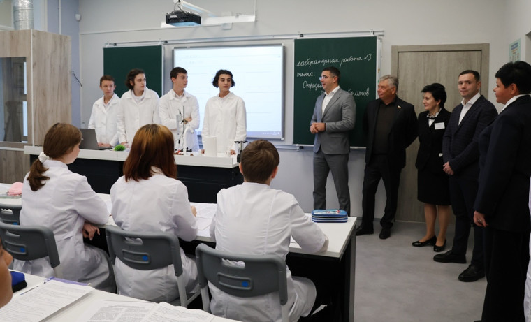 В центре образования № 26 открыли школьный стоматологический кабинет.