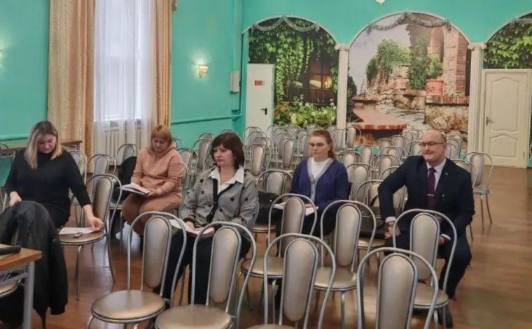 В Центральном и Пролетарском округах прошли выездные публичные слушания.