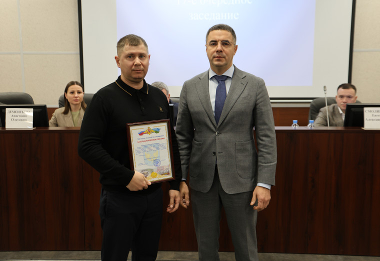Алексей Эрк вручил награды отличившимся тулякам.