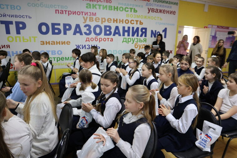 В рамках акции «Улыбка детства» в двух школах Новомосковска открылись стоматологические кабинеты.