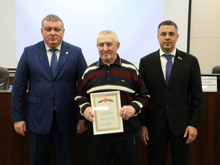 Руководители Тулы вручили награды.