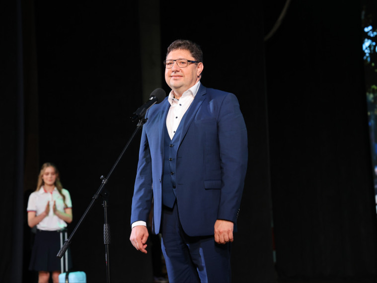 Анастасия Дементьева поздравила выпускников лицея № 2 с праздником Последнего звонка.