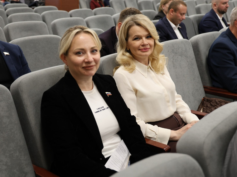Служебным автомобилям Почты России предоставили право бесплатной парковки.