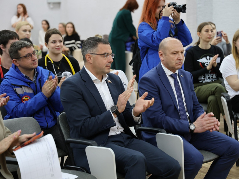 Алексей Эрк приветствовал участников конкурса профмастерства среди студентов-медиков.