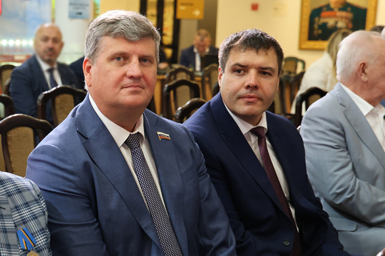 Анастасия Дементьева поздравила коллектив НПО «Сплав» с 80-летием предприятия.