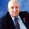 Шипунов Аркадий Георгиевич (умер в 2013 г.).
